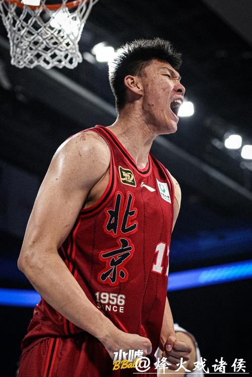 范子铭：赛前压力巨大 第四节拼抢篮板更多靠本能驱动